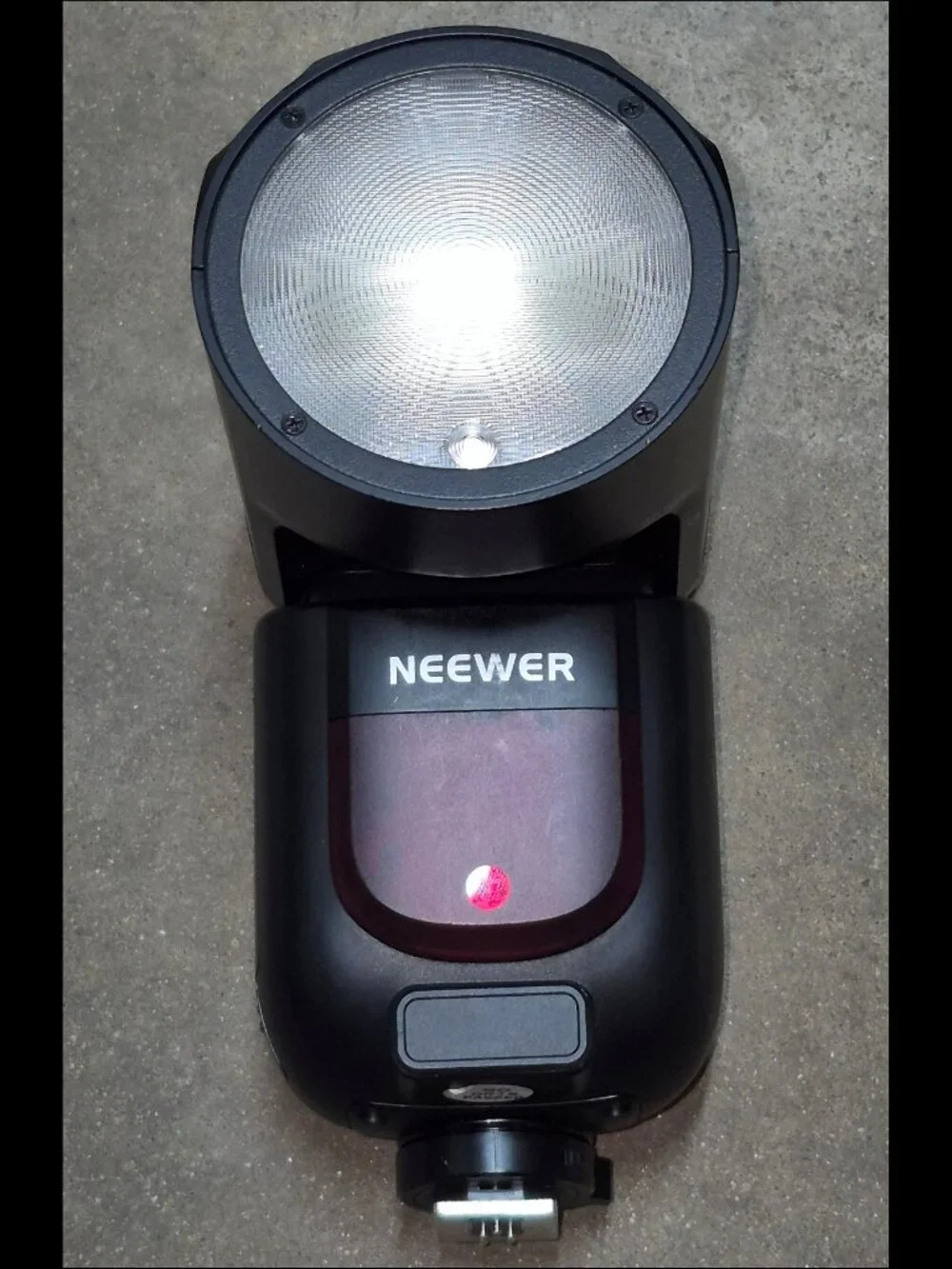 Neewer Z1-C TTL Li-ion Round Head Flash Speedlight CANON with 2 Batteries VGUC
